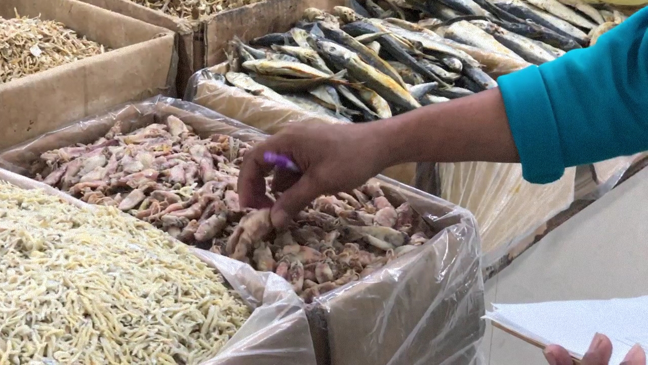 Cek Pasar Legi, Bapanas Temukan Kandungan Formalin Pada Cumi Dan Teri Nasi