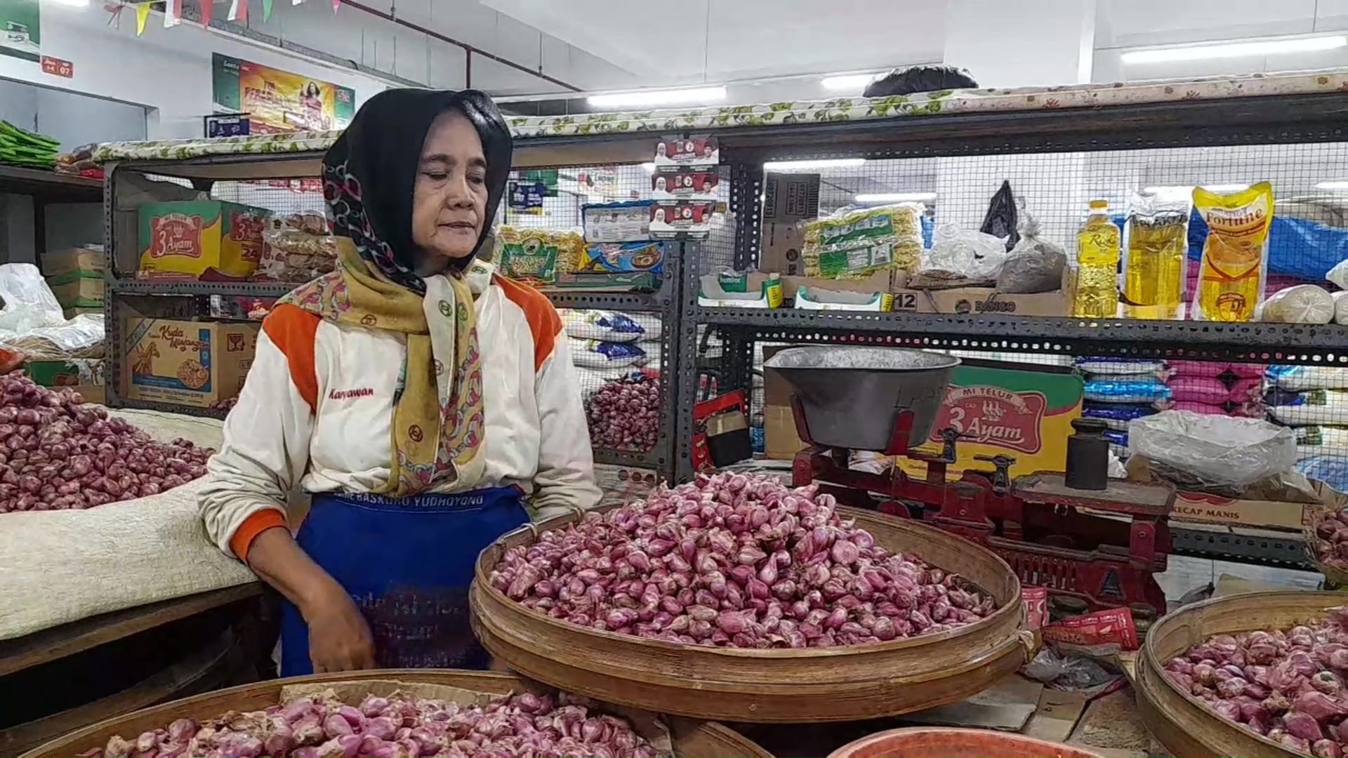 Harga Bawang Merah di Pasar Legi Ponorogo Mulai Turun