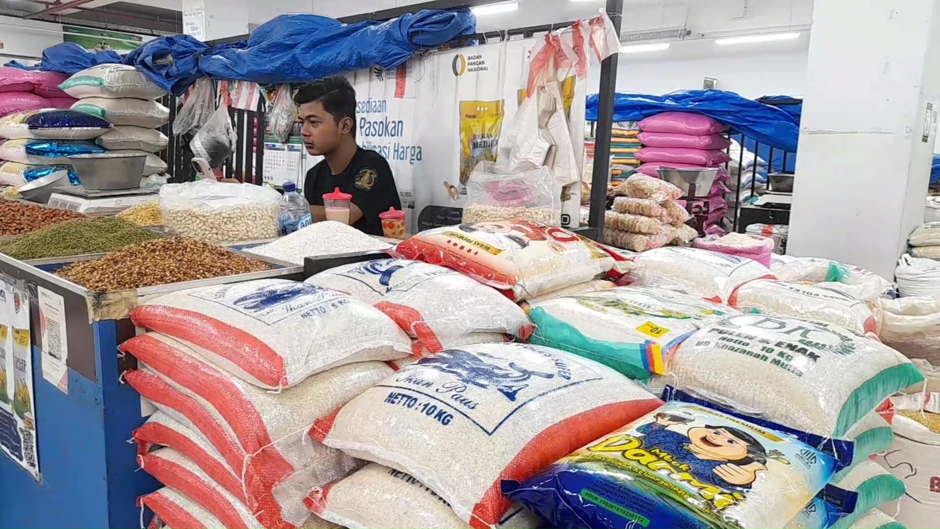 Harga Beras di Pasar Legi Ponorogo Terus Naik, Pedagang Keluhkan Beban, Petani Senang