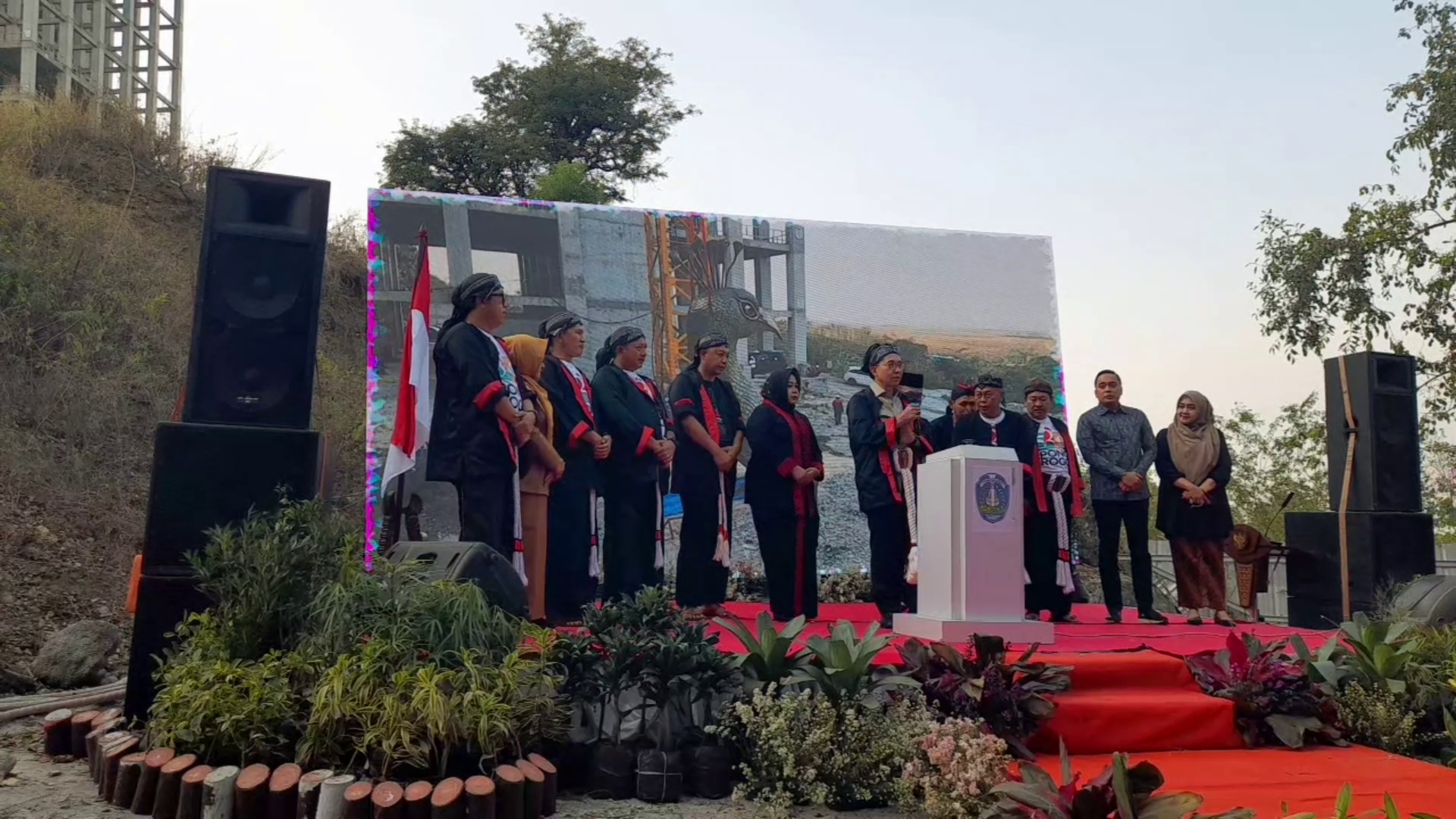 Kepala Merak Terpasang, Monumen Reog Ponorogo Belum Dibuka untuk Umum