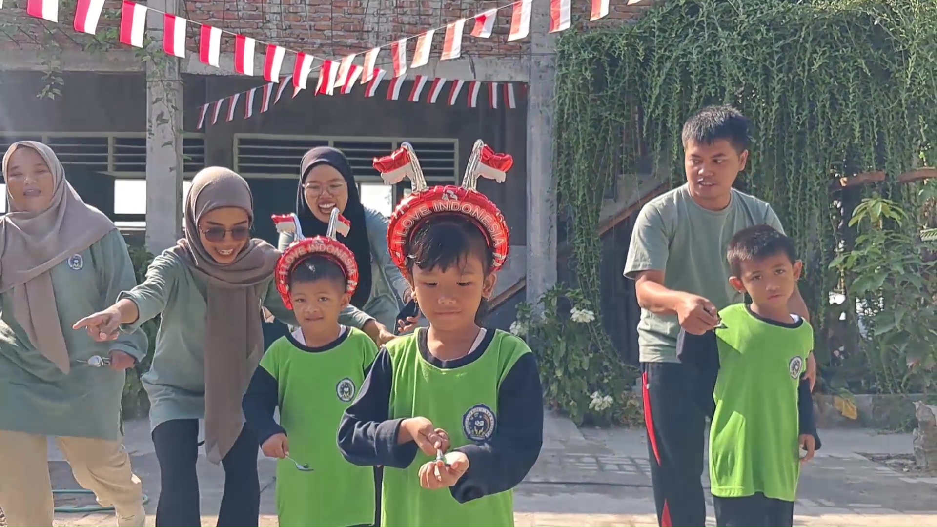Senyum ABK SLB Nur Husnina Warnai Semarak Agustusan