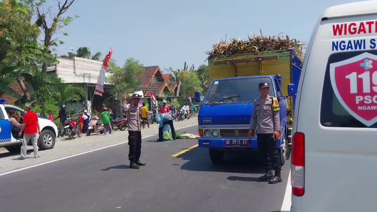Terjatuh Saat Coba Nyali, Pemotor Tewas Tertabrak Bus di Ngawi