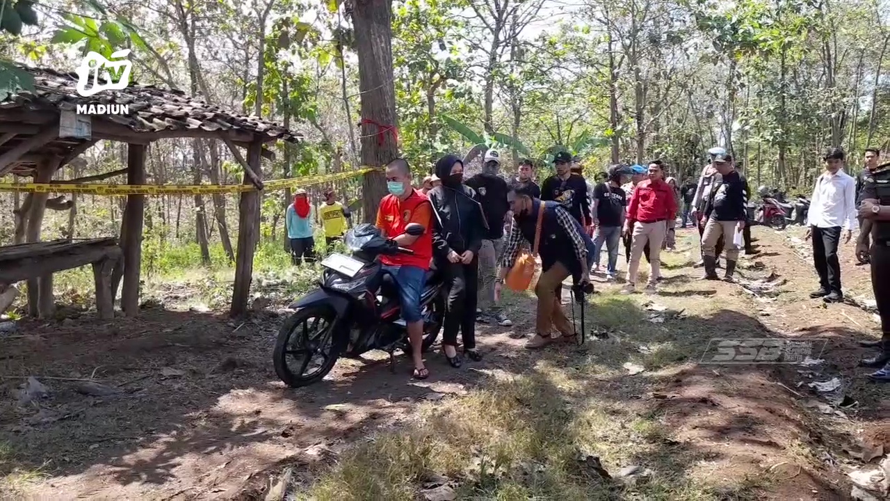 Adegan Rekonstruksi Pembunuhan di Alas Sampung, Pelaku Sempat Cium Jasad Istri