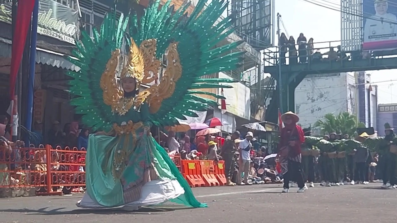 Semangat Kebhinekaan Warnai Pawai Budaya HUT ke-80 Kemerdekaan RI di Magetan