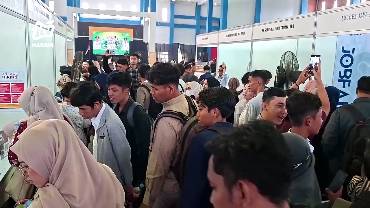 Tingkat Pengangguran 4,30 Persen, Ribuan Pencari Kerja Serbu Job Fair