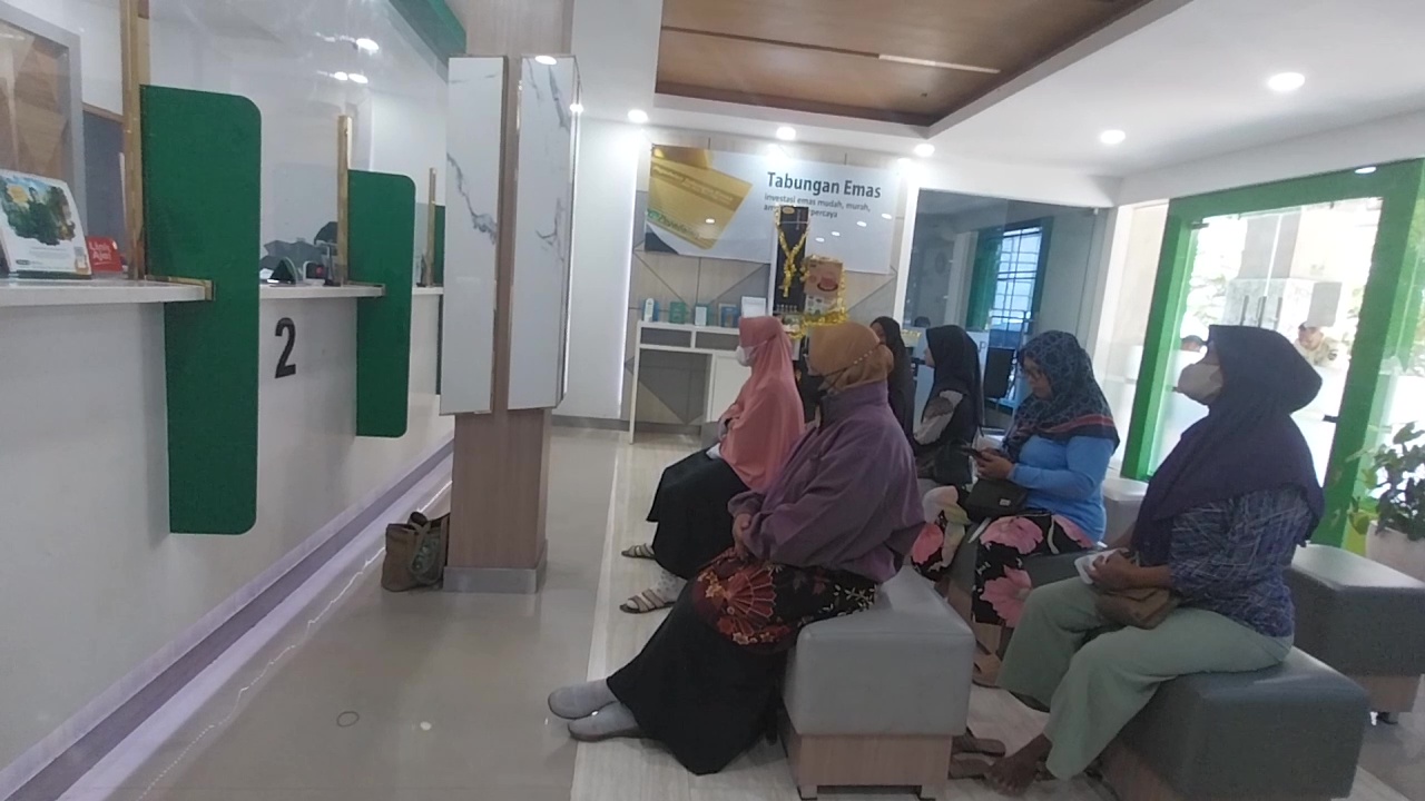 Emas Kian Berkilau, Harga Naik 35 Persen Sejak Awal Tahun
