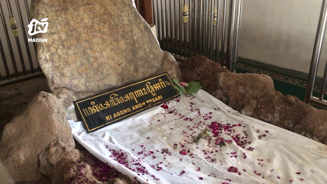 Makam Kuncen Jadi Wisata Religi dan Sumber Ekonomi Warga Madiun