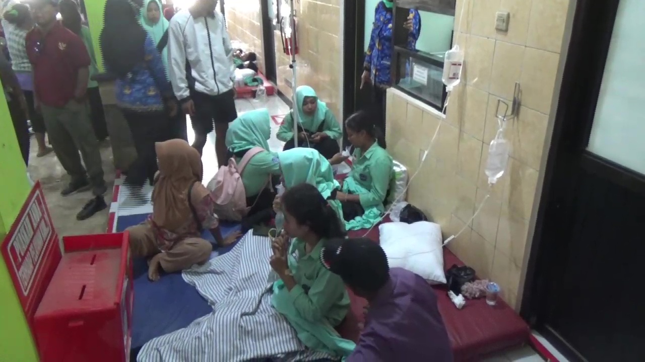 Siswa SMKN 1 Sine Ngawi Alami Gejala Keracunan Massal Usai Santap MBG