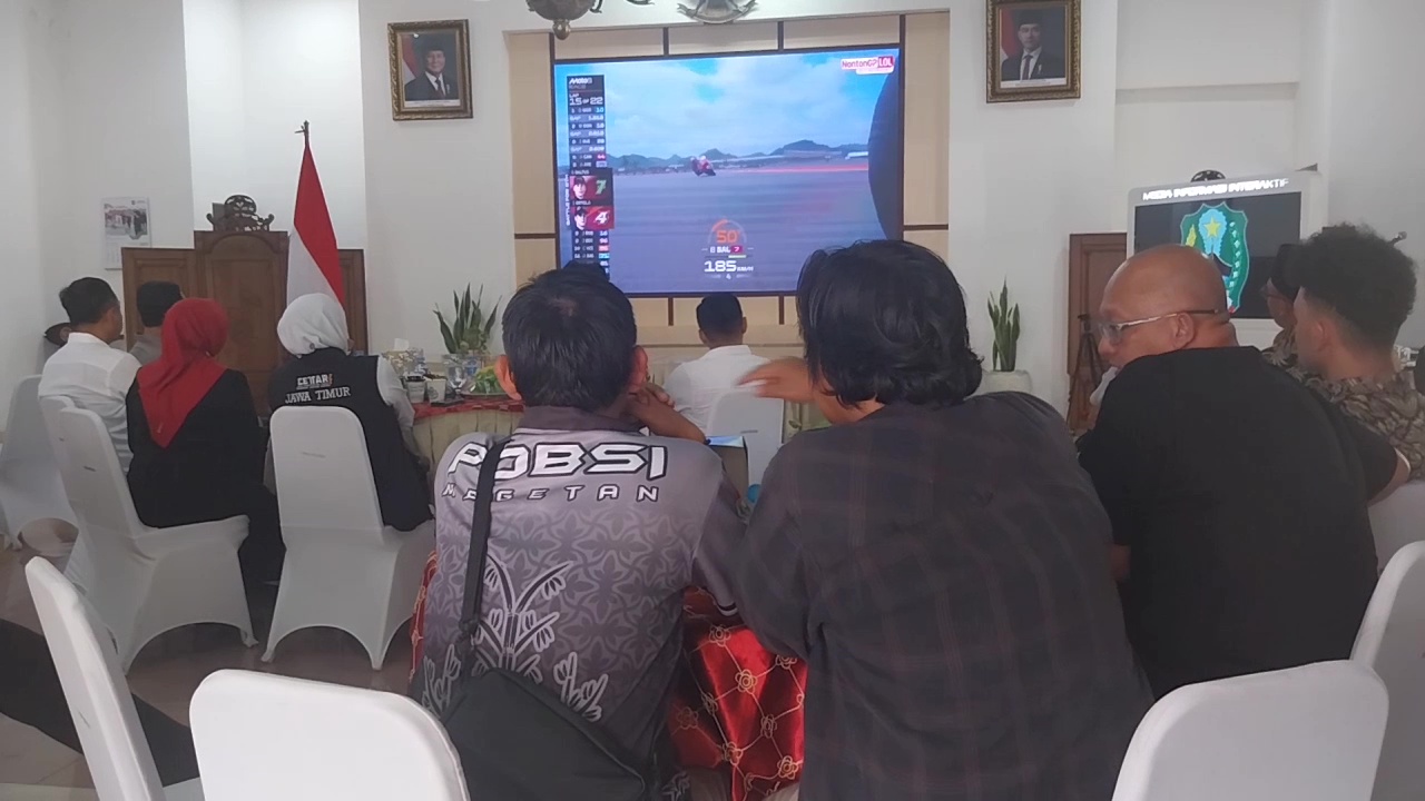 Gubernur Jatim dan Forkopimda Magetan Gelar Nonton Bareng Dukung Mario Aji