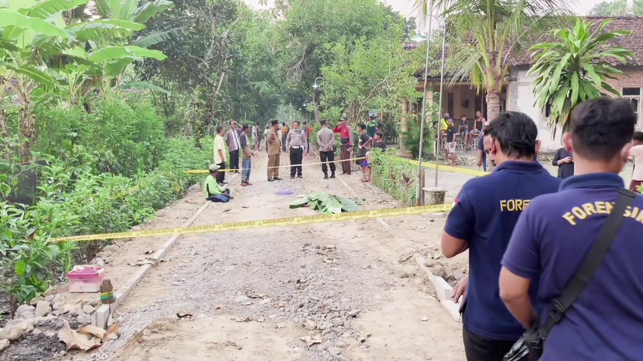Seorang Nenek di Ngawi Tewas Terlindas Truk yang Melaju Mundur