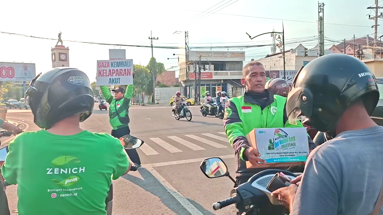 Peduli Palestina, Puluhan Pengemudi Ojol Turun ke Jalan Galang Donasi