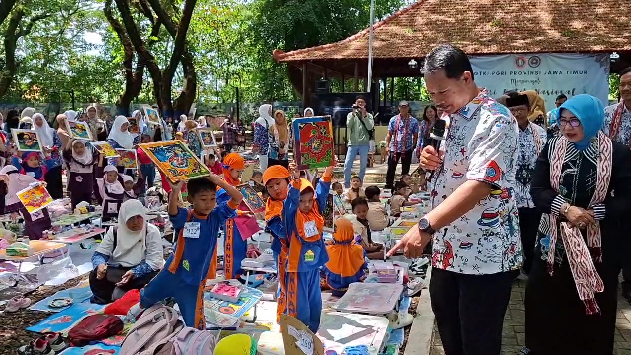 Belajar Budaya Sejak Dini, Anak TK di Madiun Ikut Membatik Bersama