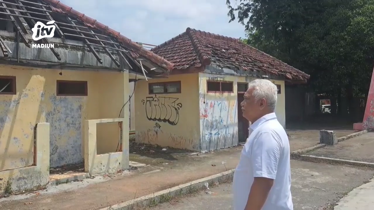 Ketua DPRD Ngawi Kecewa Kondisi Alun-Alun Ngawi yang Rusak Parah