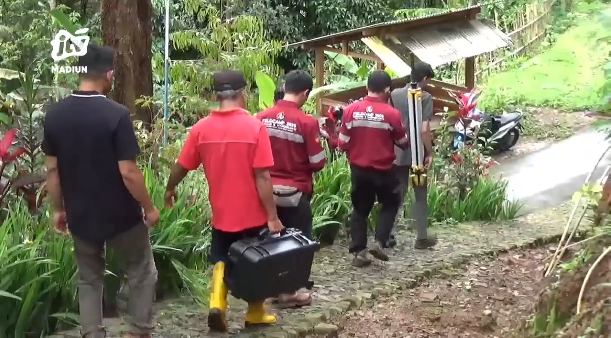 Tim Kaji Cepat ITS Lakukan Pemetaan Tanah Retak Dengan LiDAR