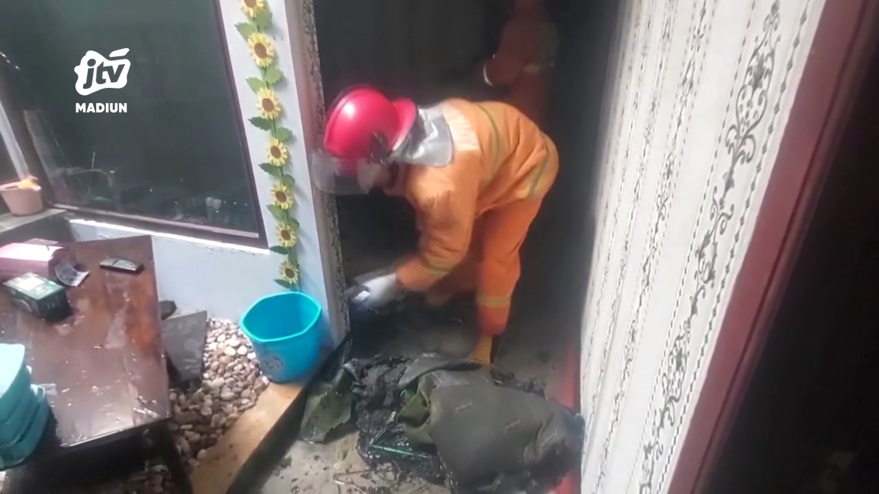 Diduga Charger HP Picu Korsleting Listrik, Rumah Warga Nyaris Terbakar