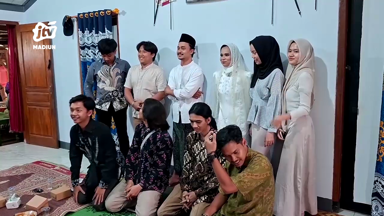 Pernikahan Aktivis Dera–Munif Berlangsung Hangat Di Tengah Proses Hukum