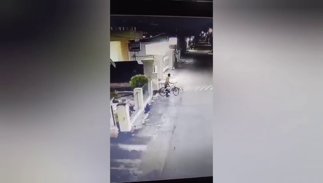 Aksi Pencurian Sepeda Gunung Di Ngawi Terekam CCTV