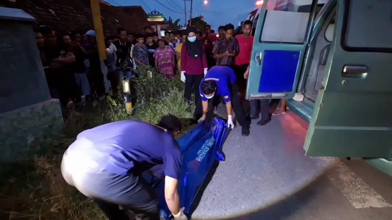 Truk Tangki Terobos Lampu Merah Di Ngawi, Pasutri Jadi Korban, Satu Tewas