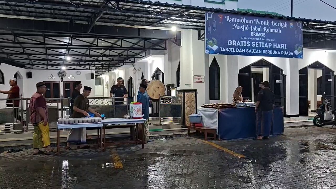 Pernik Ramadan, Masjid Jabal Rahmah Jadi Tempat Berbuka Gratis Jamaah Dan Musafir
