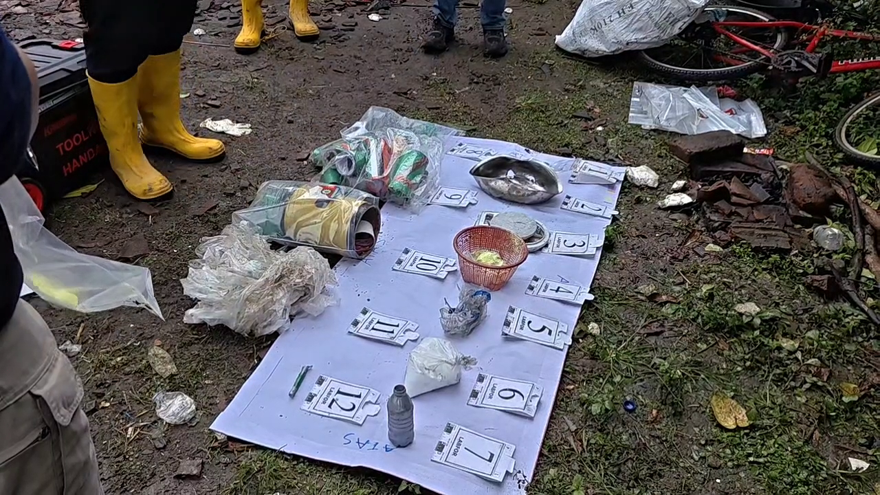 Polisi Amankan Selongsong Petasan Jumbo Dan Bubuk Peledak Di TKP Ponorogo