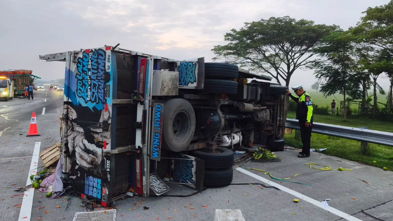 Laka Beruntun Di Tol Ngawi-Kertosono, Empat Kendaraan Terlibat, Tiga Orang Luka